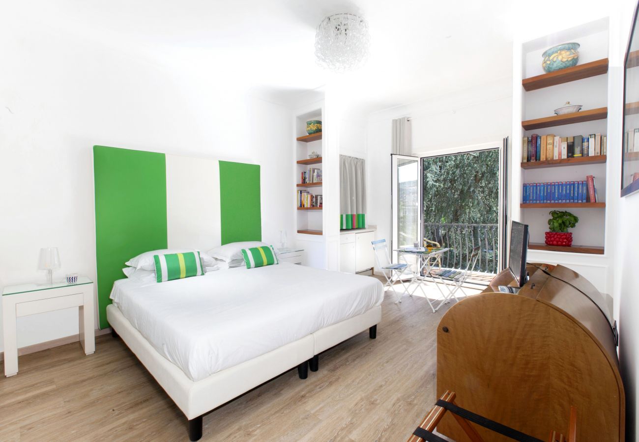 Apartment in Sorrento - AMORE RENTALS - Carmela Apartment with Shared Pool and Air Conditioning