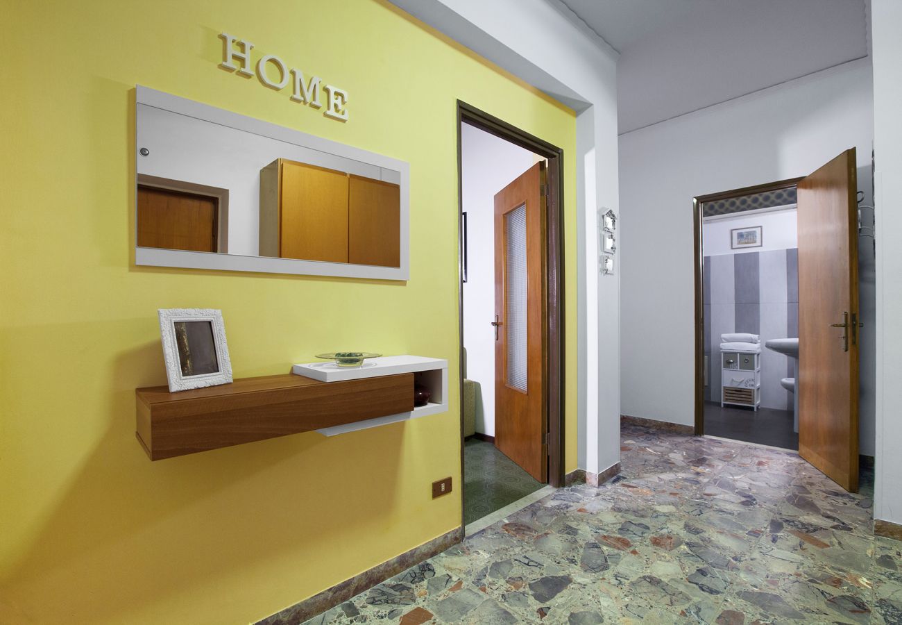 Apartment in Sorrento - Apartment Degli Aranci, Air Conditioning, Heating, WI-FI,Town Centre