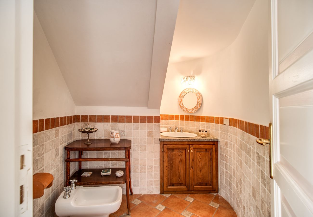 Villa in Massa Lubrense - AMORE RENTALS - Beautiful Historic Villa Lucia with Private Pool, Sea View and Garden, Sorrento Coast