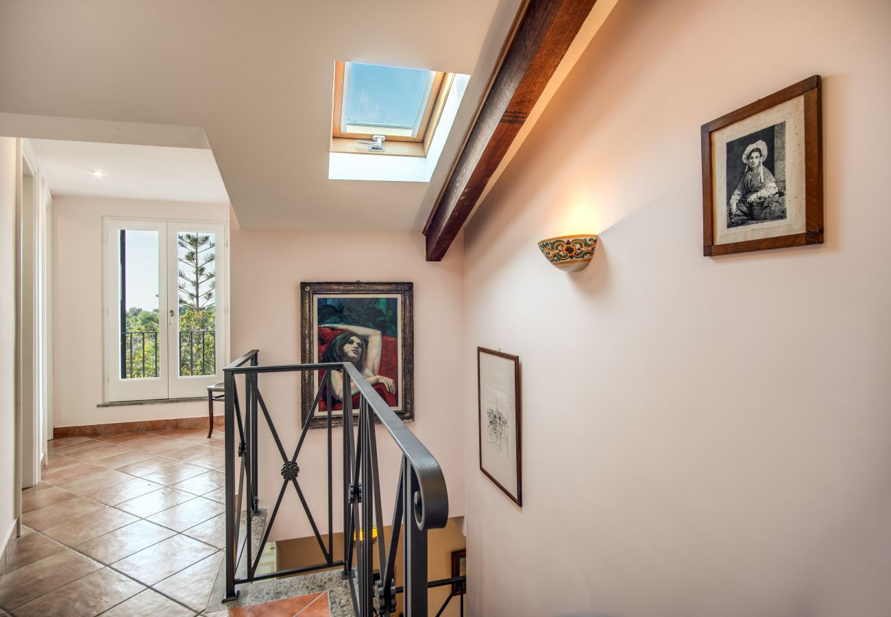 Villa in Massa Lubrense - AMORE RENTALS - Beautiful Historic Villa Lucia with Private Pool, Sea View and Garden, Sorrento Coast