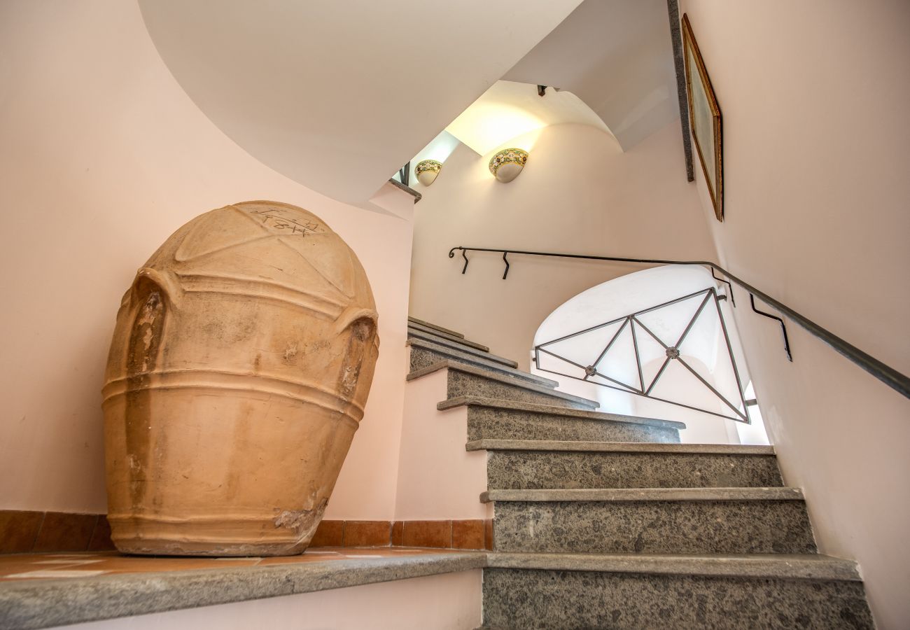 Villa in Massa Lubrense - AMORE RENTALS - Beautiful Historic Villa Lucia with Private Pool, Sea View and Garden, Sorrento Coast
