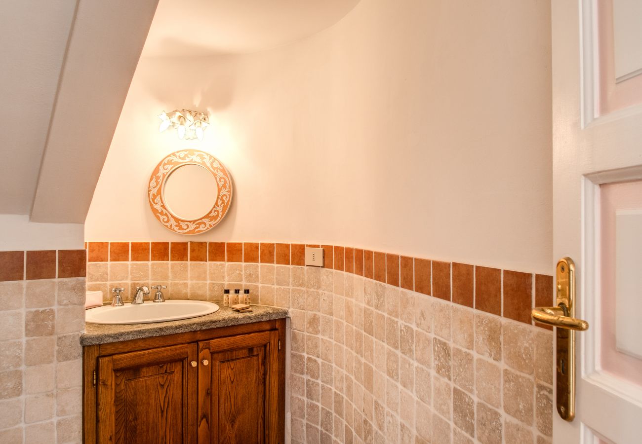 Villa in Massa Lubrense - AMORE RENTALS - Beautiful Historic Villa Lucia with Private Pool, Sea View and Garden, Sorrento Coast