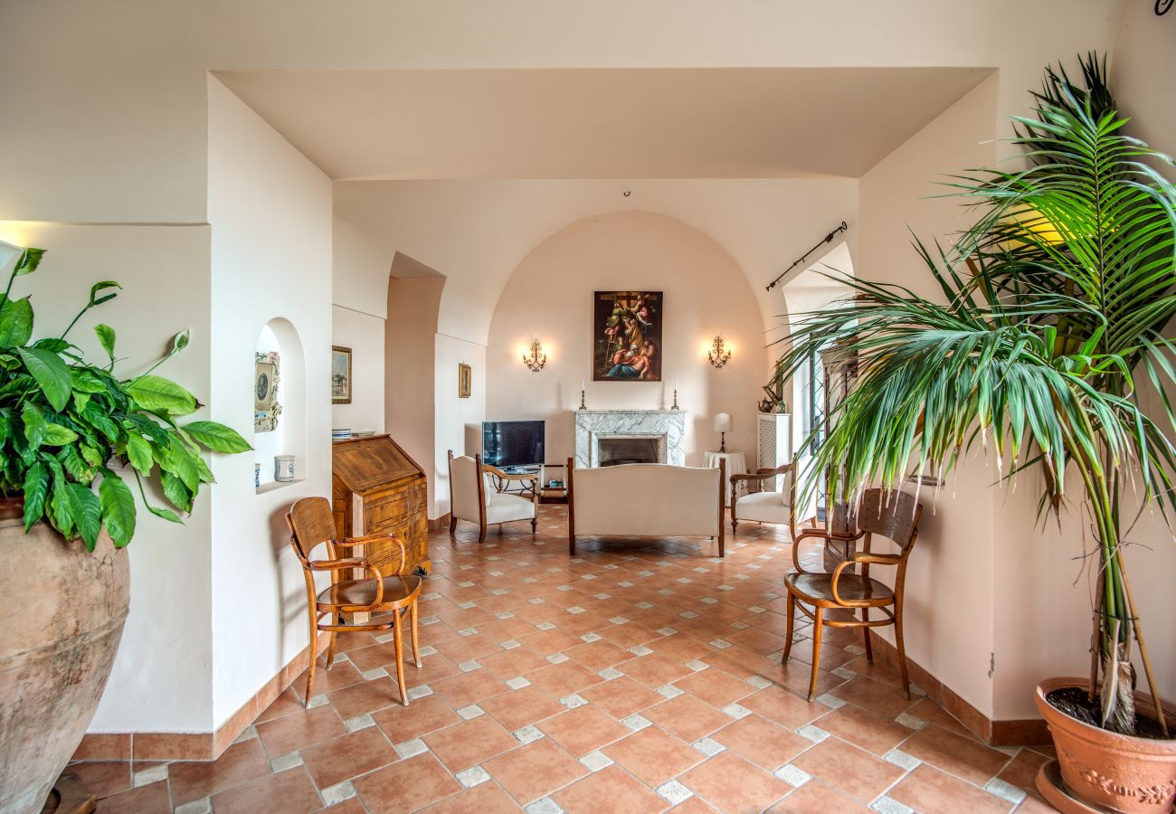 Villa in Massa Lubrense - AMORE RENTALS - Beautiful Historic Villa Lucia with Private Pool, Sea View and Garden, Sorrento Coast