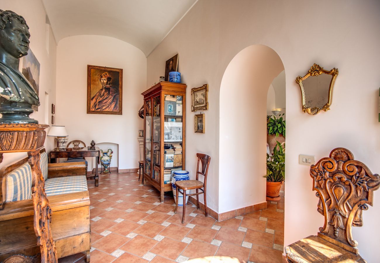 Villa in Massa Lubrense - AMORE RENTALS - Beautiful Historic Villa Lucia with Private Pool, Sea View and Garden, Sorrento Coast