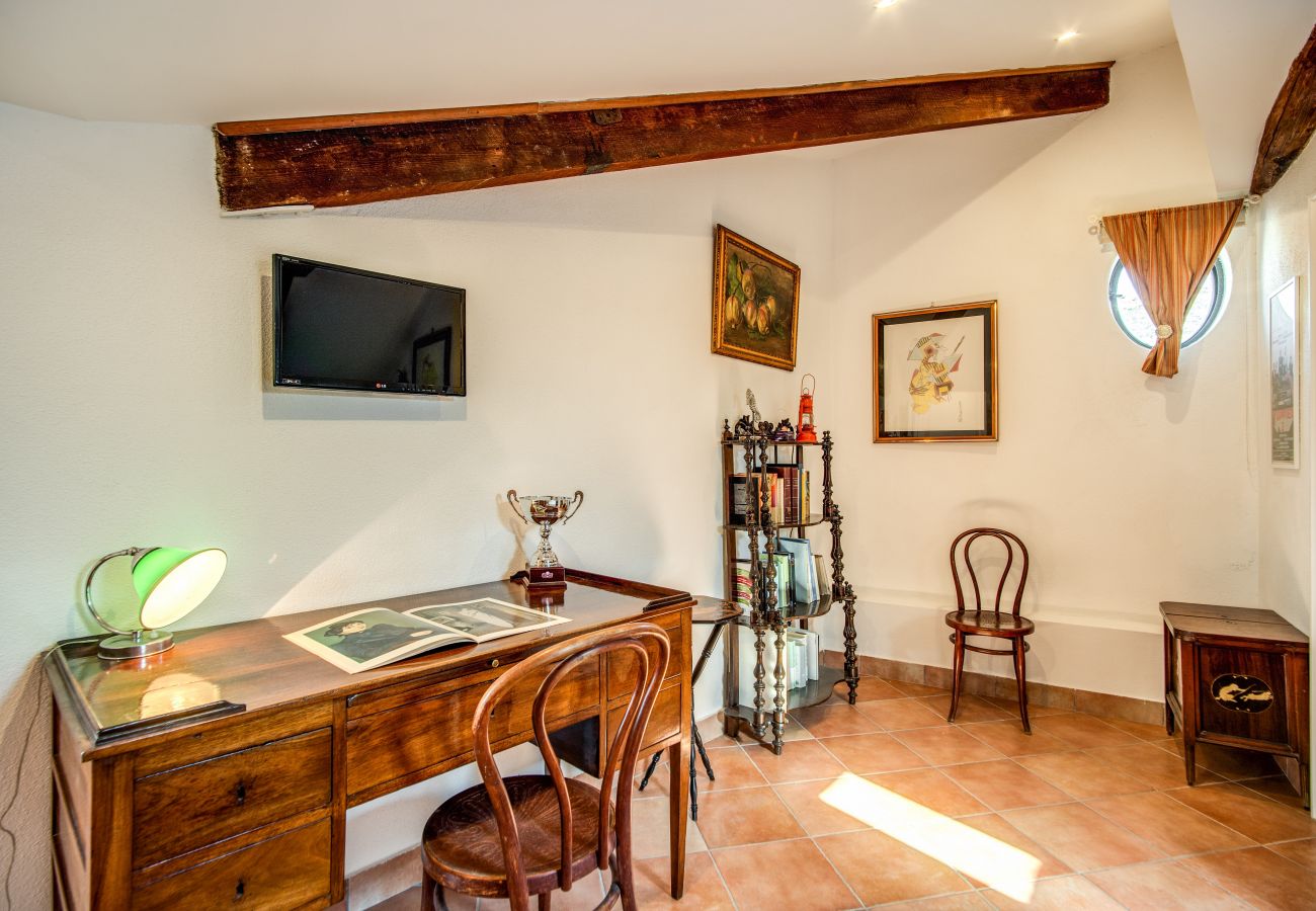 Villa in Massa Lubrense - AMORE RENTALS - Beautiful Historic Villa Lucia with Private Pool, Sea View and Garden, Sorrento Coast