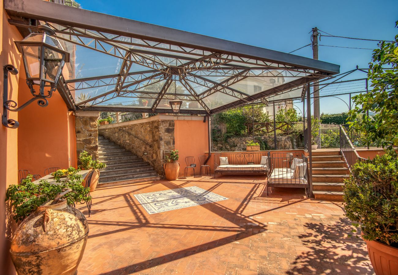 Villa in Massa Lubrense - AMORE RENTALS - Beautiful Historic Villa Lucia with Private Pool, Sea View and Garden, Sorrento Coast
