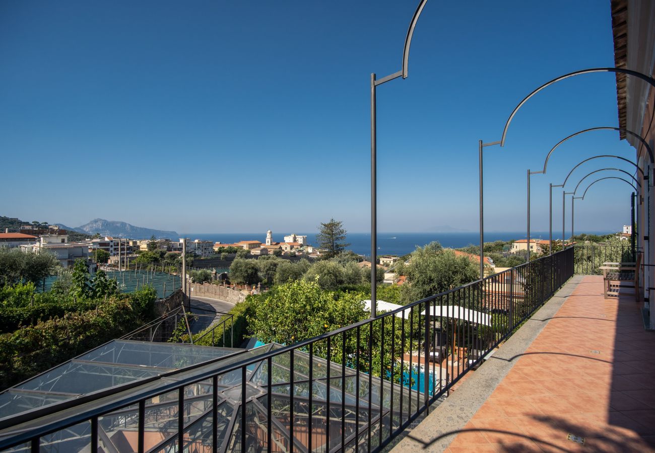 Villa in Massa Lubrense - AMORE RENTALS - Beautiful Historic Villa Lucia with Private Pool, Sea View and Garden, Sorrento Coast