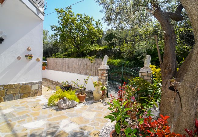 House in Massa Lubrense - AMORE RENTALS - Casa Tatano, 4 bedrooms, 3 bathrooms  with Private Pool, Sea View, Parking, South Italy House in Massa Lubrense - AMORE RENTALS - Casa Tatano, 4 bedrooms, 3 bathrooms  with Private Pool, Sea View, Parking, South Italy