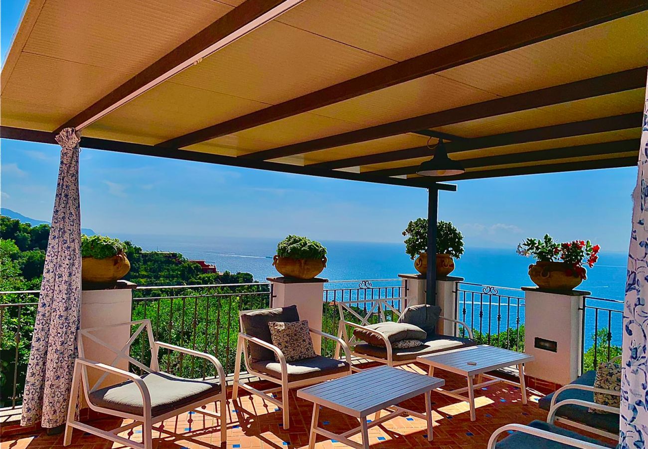 House in Massa Lubrense - AMORE RENTALS - Casa Tatano, 4 bedrooms, 3 bathrooms  with Private Pool, Sea View, Parking, South Italy