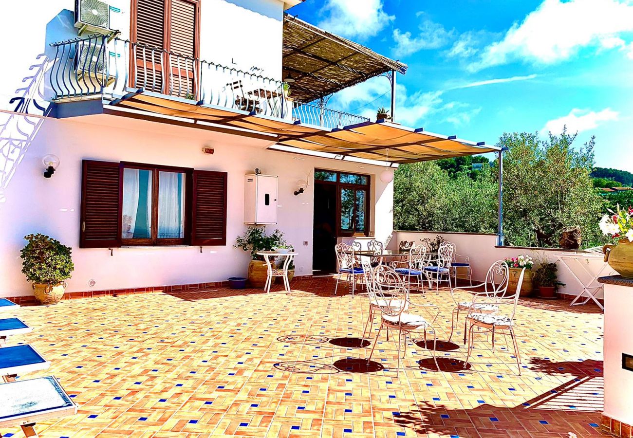 House in Massa Lubrense - AMORE RENTALS - Casa Tatano, 4 bedrooms, 3 bathrooms  with Private Pool, Sea View, Parking, South Italy