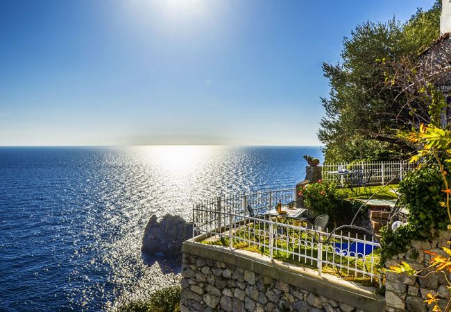  in Praiano - AMORE RENTALS - Sea View Casa Glicine with Private Terrace, Parking and Direct Access to the Sea