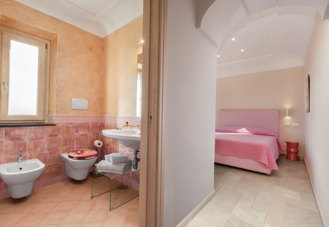 Villa in Sant´Agata sui Due Golfi - AMORE RENTALS - Villa Il Noce with Private Pool, SPA, Garden, BBQ and Parking Villa in Sant´Agata sui Due Golfi - AMORE RENTALS - Villa Il Noce with Private Pool, SPA, Garden, BBQ and Parking