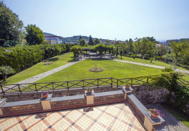 Villa in Sant´Agata sui Due Golfi - AMORE RENTALS - Residence Bosco with two swimming pools, large gardens, parking, ideal for families and events Villa in Sant´Agata sui Due Golfi - AMORE RENTALS - Residence Bosco with two swimming pools, large gardens, parking, ideal for families and events