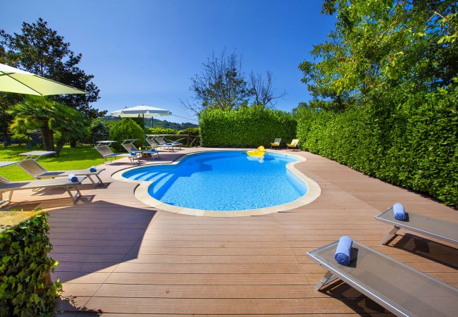 Villa in Sant´Agata sui Due Golfi - AMORE RENTALS - Residence Bosco with two swimming pools, large gardens, parking, ideal for families and events