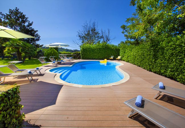 Villa in Sant´Agata sui Due Golfi - AMORE RENTALS - Residence Bosco with two swimming pools, large gardens, parking, ideal for families and events Villa in Sant´Agata sui Due Golfi - AMORE RENTALS - Residence Bosco with two swimming pools, large gardens, parking, ideal for families and events