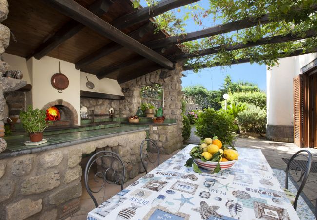 Villa in Sant´Agata sui Due Golfi - AMORE RENTALS - Residence Bosco with two swimming pools, large gardens, parking, ideal for families and events Villa in Sant´Agata sui Due Golfi - AMORE RENTALS - Residence Bosco with two swimming pools, large gardens, parking, ideal for families and events