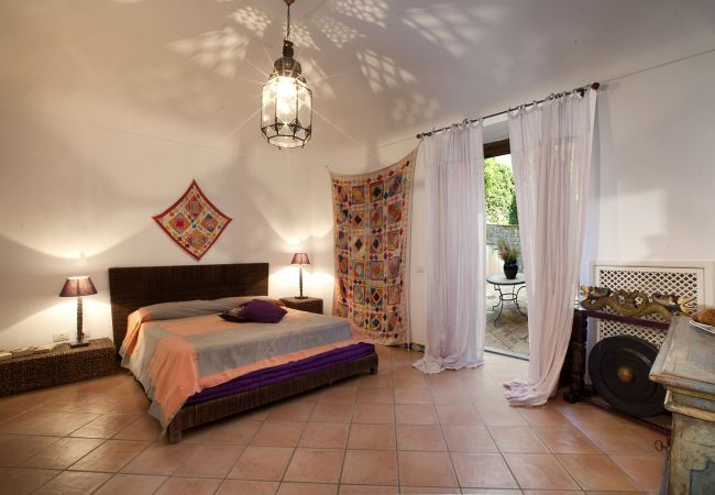 Villa in Sant´Agata sui Due Golfi - AMORE RENTALS - Residence Bosco with two swimming pools, large gardens, parking, ideal for families and events Villa in Sant´Agata sui Due Golfi - AMORE RENTALS - Residence Bosco with two swimming pools, large gardens, parking, ideal for families and events