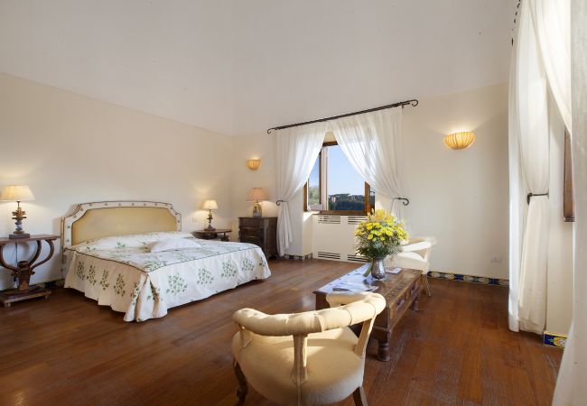 Villa in Sant´Agata sui Due Golfi - AMORE RENTALS - Residence Bosco with two swimming pools, large gardens, parking, ideal for families and events Villa in Sant´Agata sui Due Golfi - AMORE RENTALS - Residence Bosco with two swimming pools, large gardens, parking, ideal for families and events