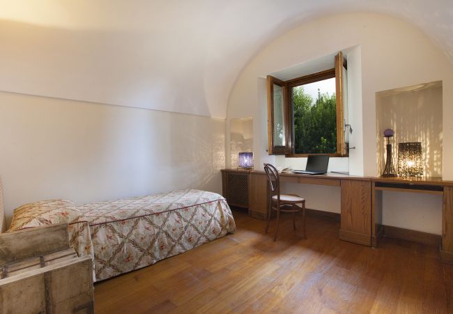 Villa in Sant´Agata sui Due Golfi - AMORE RENTALS - Residence Bosco with two swimming pools, large gardens, parking, ideal for families and events Villa in Sant´Agata sui Due Golfi - AMORE RENTALS - Residence Bosco with two swimming pools, large gardens, parking, ideal for families and events
