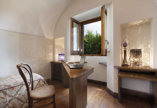 Villa in Sant´Agata sui Due Golfi - AMORE RENTALS - Residence Bosco with two swimming pools, large gardens, parking, ideal for families and events Villa in Sant´Agata sui Due Golfi - AMORE RENTALS - Residence Bosco with two swimming pools, large gardens, parking, ideal for families and events