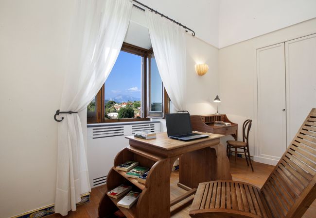 Villa in Sant´Agata sui Due Golfi - AMORE RENTALS - Residence Bosco with two swimming pools, large gardens, parking, ideal for families and events Villa in Sant´Agata sui Due Golfi - AMORE RENTALS - Residence Bosco with two swimming pools, large gardens, parking, ideal for families and events