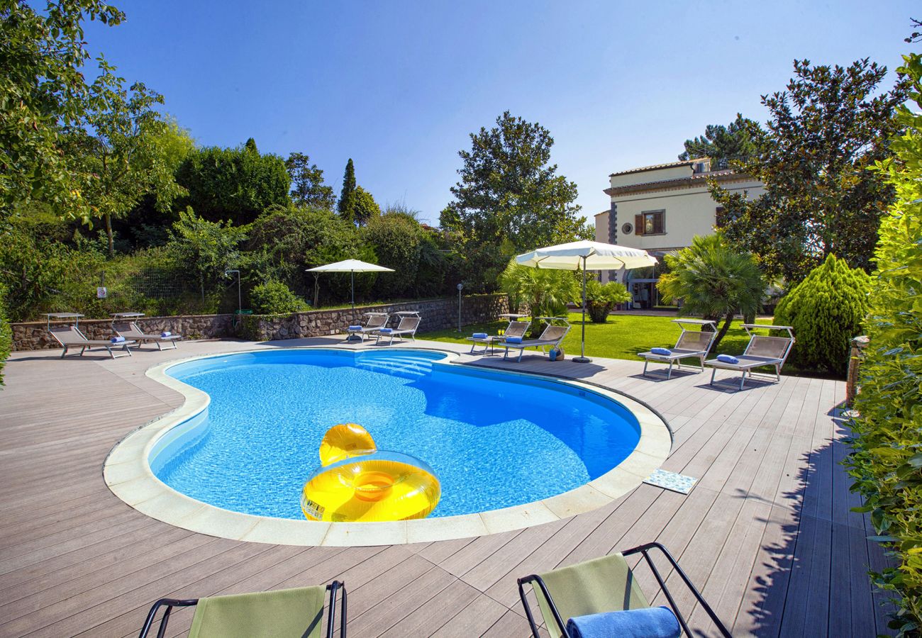 Villa in Sant´Agata sui Due Golfi - AMORE RENTALS - Residence Bosco with two swimming pools, large gardens, parking, ideal for families and events