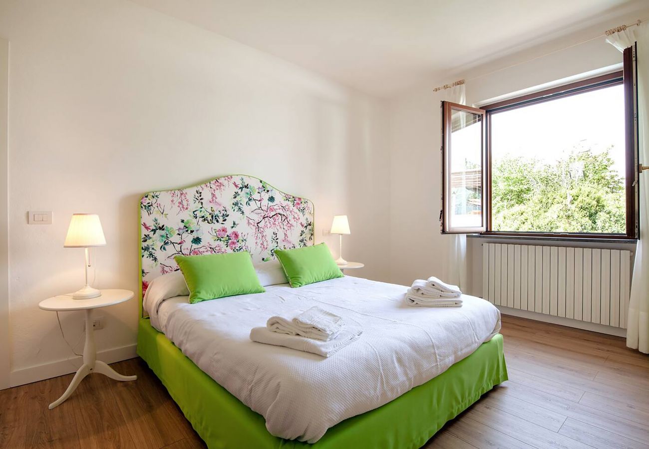 Villa in Sant´Agata sui Due Golfi - AMORE RENTALS - Villa Serena with Private Swimming Pool, garden and Parking in the centre of the Village