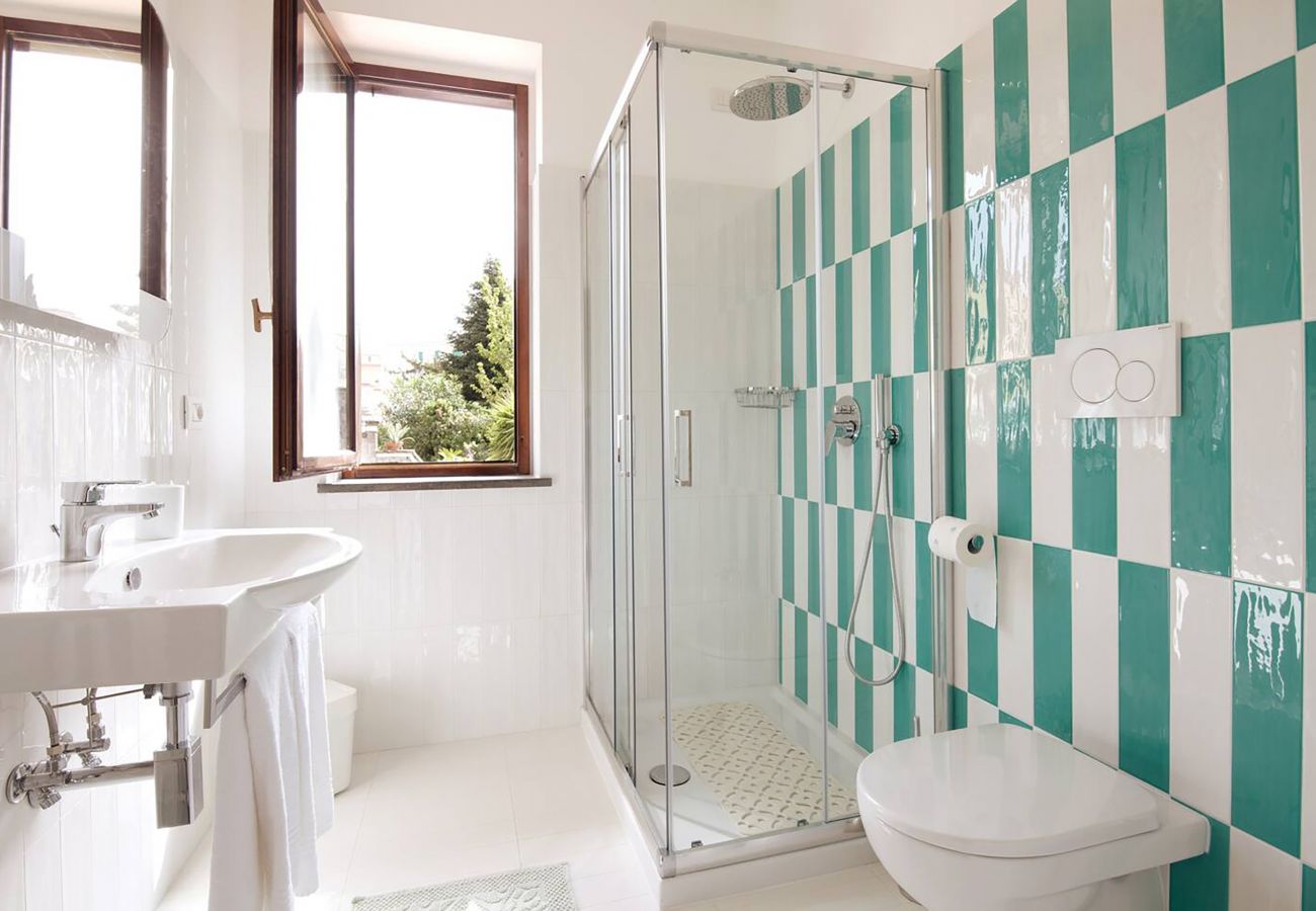 Villa in Sant´Agata sui Due Golfi - AMORE RENTALS - Villa Serena with Private Swimming Pool, garden and Parking in the centre of the Village