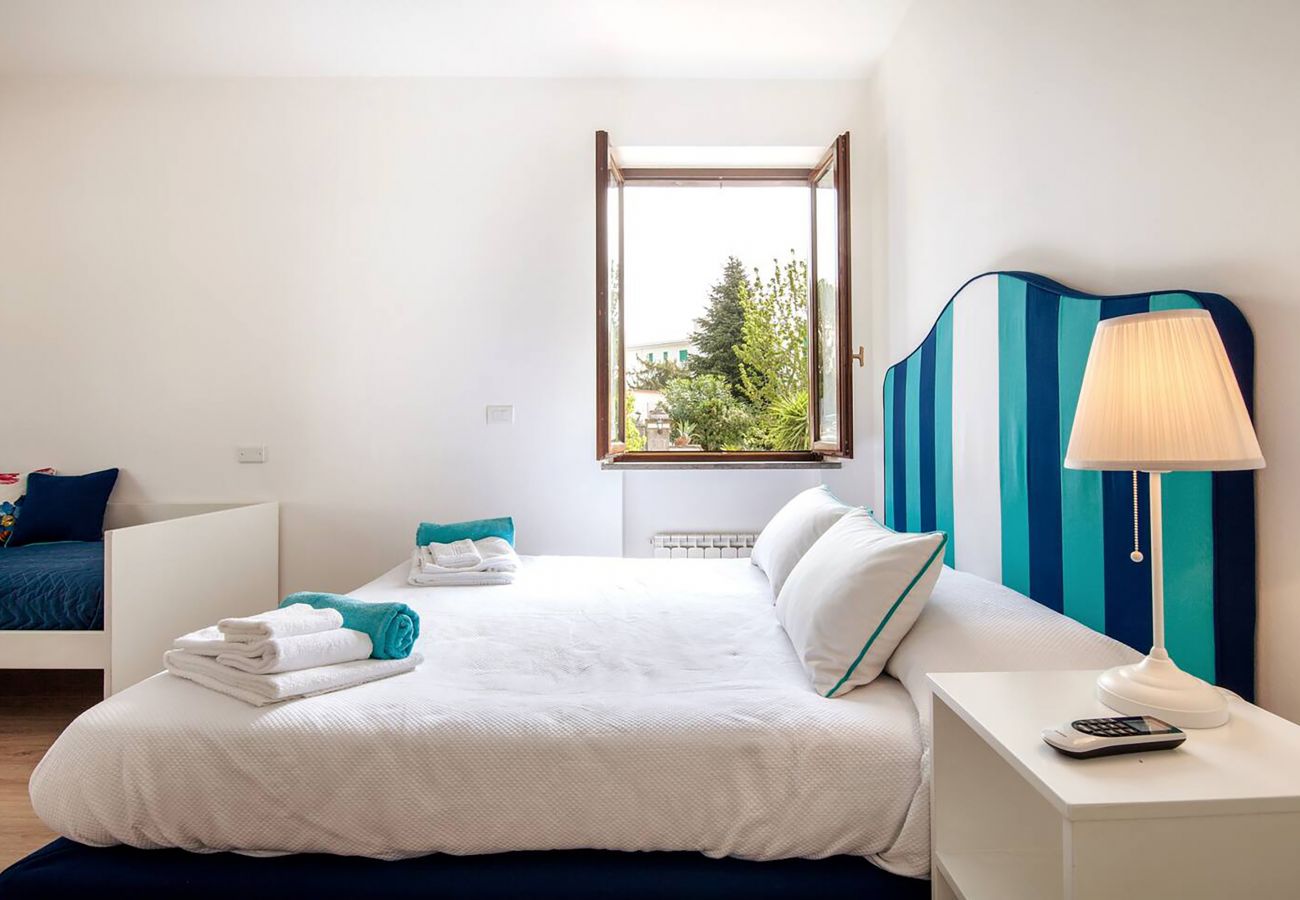 Villa in Sant´Agata sui Due Golfi - AMORE RENTALS - Villa Serena with Private Swimming Pool, garden and Parking in the centre of the Village