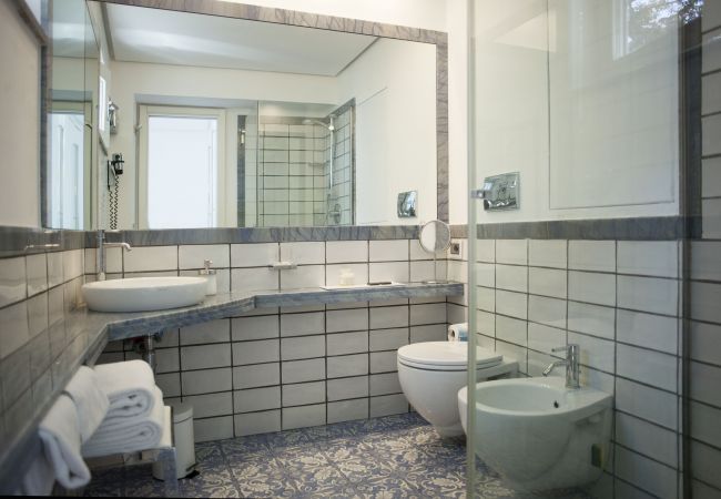 Villa in Capri - AMORE RENTALS - Villa Afrodite with Sea View, Piscina, Garden and Parking near the Sea Villa in Capri - AMORE RENTALS - Villa Afrodite with Sea View, Piscina, Garden and Parking near the Sea