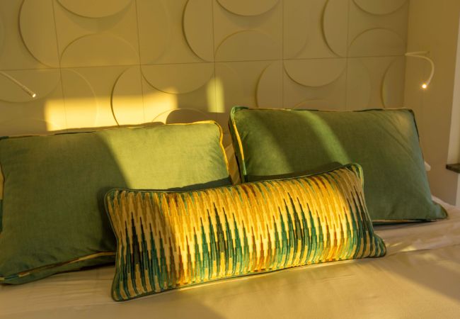 Villa in Sorrento - AMORE RENTALS -Villa Giada with Swimming Pool, Garden, Sea View and Parking Villa in Sorrento - AMORE RENTALS -Villa Giada with Swimming Pool, Garden, Sea View and Parking