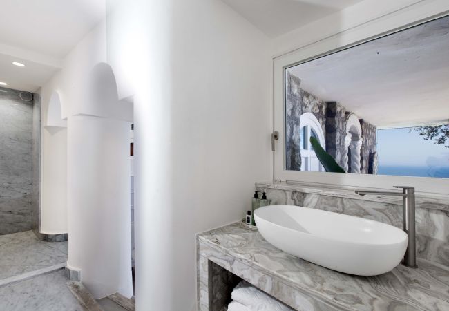 Villa in Sorrento - AMORE RENTALS -Villa Giada with Swimming Pool, Garden, Sea View and Parking Villa in Sorrento - AMORE RENTALS -Villa Giada with Swimming Pool, Garden, Sea View and Parking