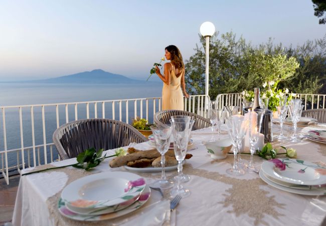 Villa in Sorrento - AMORE RENTALS -Villa Giada with Swimming Pool, Garden, Sea View and Parking Villa in Sorrento - AMORE RENTALS -Villa Giada with Swimming Pool, Garden, Sea View and Parking