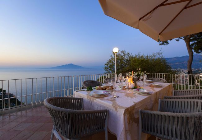 Villa in Sorrento - AMORE RENTALS -Villa Giada with Swimming Pool, Garden, Sea View and Parking Villa in Sorrento - AMORE RENTALS -Villa Giada with Swimming Pool, Garden, Sea View and Parking