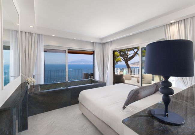 Villa in Sorrento - AMORE RENTALS -Villa Giada with Swimming Pool, Garden, Sea View and Parking Villa in Sorrento - AMORE RENTALS -Villa Giada with Swimming Pool, Garden, Sea View and Parking