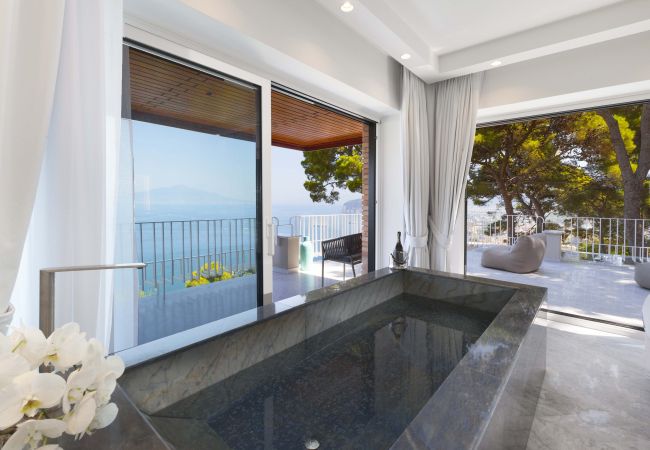 Villa in Sorrento - AMORE RENTALS -Villa Giada with Swimming Pool, Garden, Sea View and Parking Villa in Sorrento - AMORE RENTALS -Villa Giada with Swimming Pool, Garden, Sea View and Parking