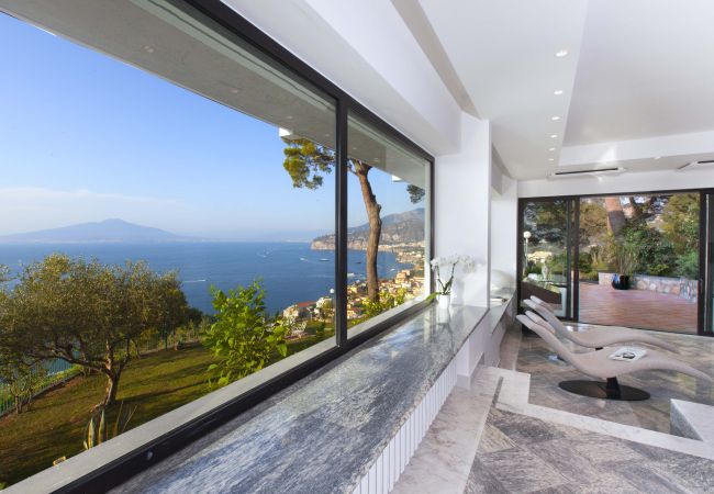 Villa in Sorrento - AMORE RENTALS -Villa Giada with Swimming Pool, Garden, Sea View and Parking Villa in Sorrento - AMORE RENTALS -Villa Giada with Swimming Pool, Garden, Sea View and Parking