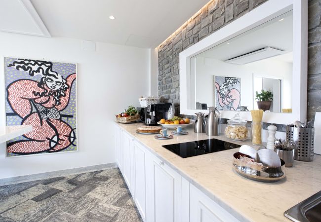 Villa in Sorrento - AMORE RENTALS -Villa Giada with Swimming Pool, Garden, Sea View and Parking Villa in Sorrento - AMORE RENTALS -Villa Giada with Swimming Pool, Garden, Sea View and Parking