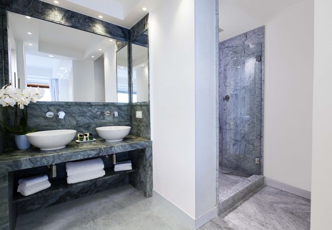 Villa in Sorrento - AMORE RENTALS -Villa Giada with Swimming Pool, Garden, Sea View and Parking Villa in Sorrento - AMORE RENTALS -Villa Giada with Swimming Pool, Garden, Sea View and Parking