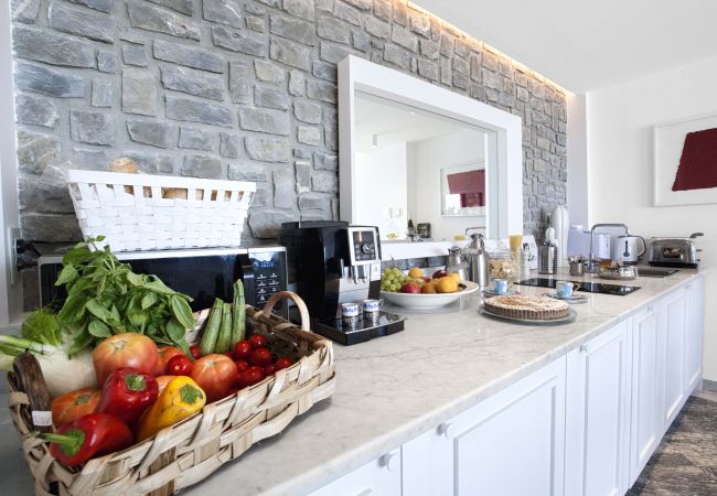 Villa in Sorrento - AMORE RENTALS -Villa Giada with Swimming Pool, Garden, Sea View and Parking Villa in Sorrento - AMORE RENTALS -Villa Giada with Swimming Pool, Garden, Sea View and Parking