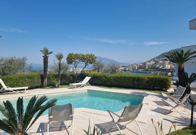 Villa in Vico Equense - AMORE RENTALS - Villa Romeo with Sea View, Private Pool, Garden and Parking Villa in Vico Equense - AMORE RENTALS - Villa Romeo with Sea View, Private Pool, Garden and Parking