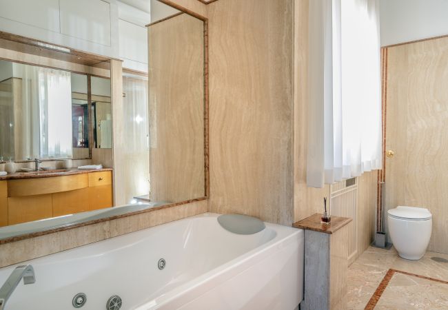 Villa in Vico Equense - AMORE RENTALS - Villa Romeo with Sea View, Private Pool, Garden and Parking Villa in Vico Equense - AMORE RENTALS - Villa Romeo with Sea View, Private Pool, Garden and Parking