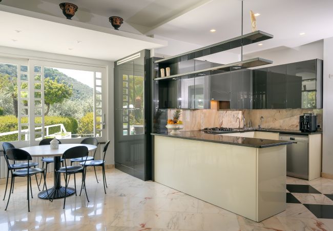 Villa in Vico Equense - AMORE RENTALS - Villa Romeo with Sea View, Private Pool, Garden and Parking Villa in Vico Equense - AMORE RENTALS - Villa Romeo with Sea View, Private Pool, Garden and Parking