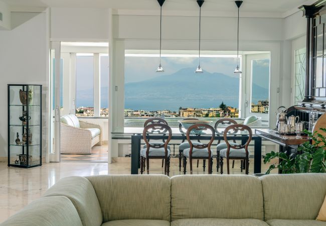 Villa in Vico Equense - AMORE RENTALS - Villa Romeo with Sea View, Private Pool, Garden and Parking Villa in Vico Equense - AMORE RENTALS - Villa Romeo with Sea View, Private Pool, Garden and Parking