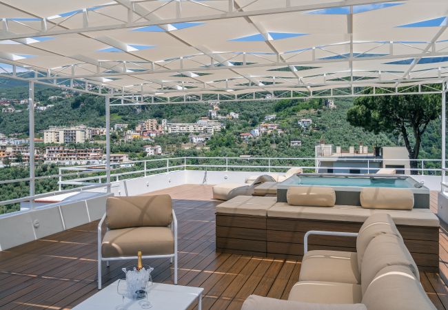 Villa in Vico Equense - AMORE RENTALS - Villa Romeo with Sea View, Private Pool, Garden and Parking Villa in Vico Equense - AMORE RENTALS - Villa Romeo with Sea View, Private Pool, Garden and Parking