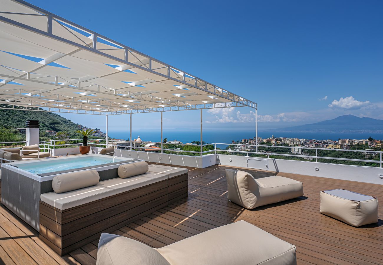 Villa in Vico Equense - AMORE RENTALS - Villa Romeo with Sea View, Private Pool, Garden and Parking