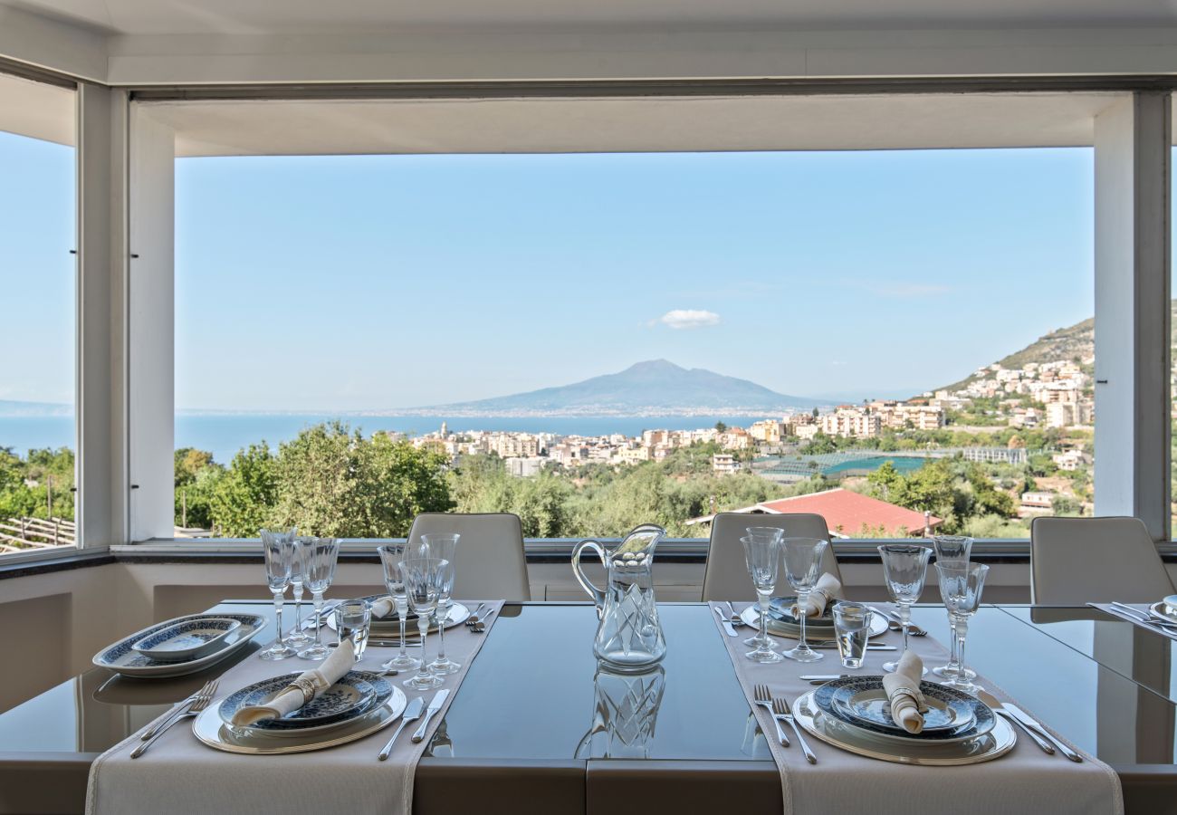 Villa in Vico Equense - AMORE RENTALS - Villa Romeo with Sea View, Private Pool, Garden and Parking