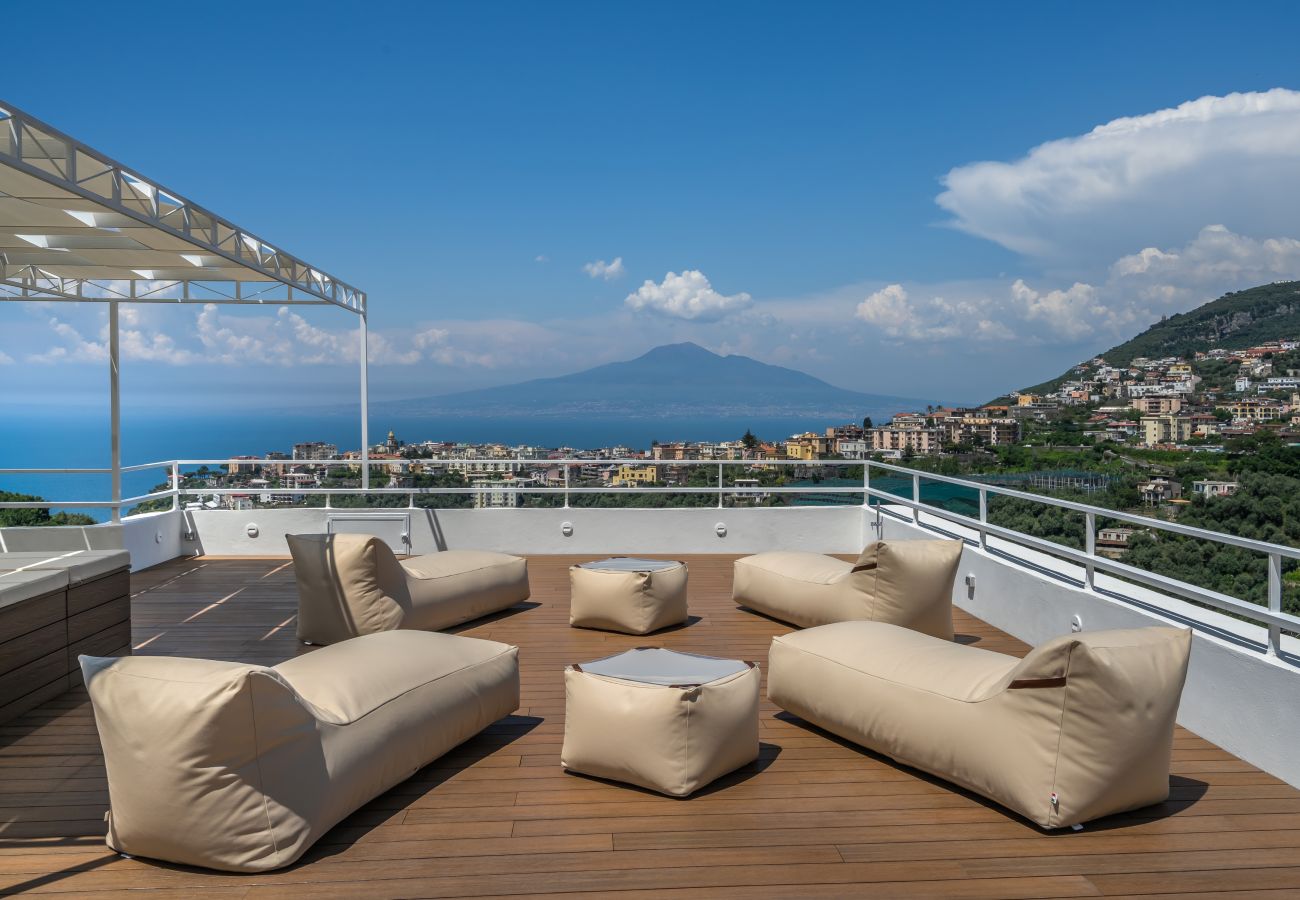 Villa in Vico Equense - AMORE RENTALS - Villa Romeo with Sea View, Private Pool, Garden and Parking