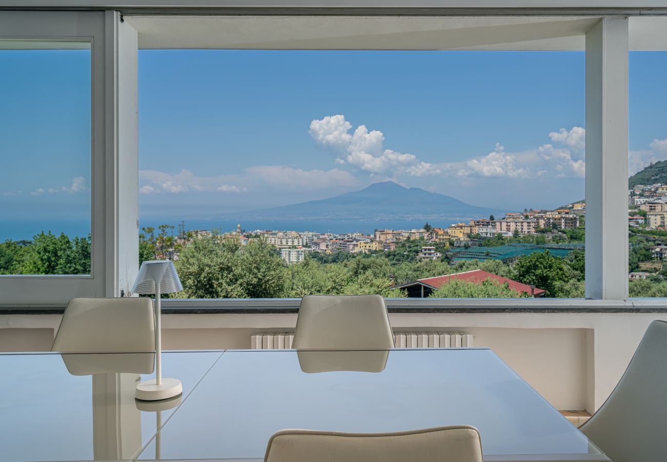 Villa in Vico Equense - AMORE RENTALS - Villa Romeo with Sea View, Private Pool, Garden and Parking