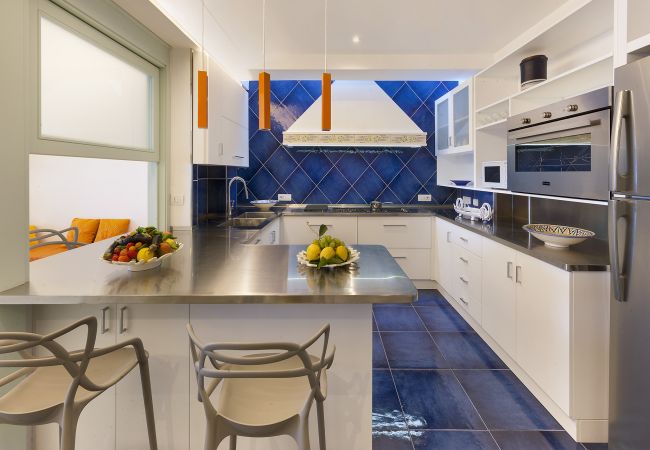 Villa in Nerano - AMORE RENTALS -Villa Giove with Private Swimming Pool, Sea View, Jacuzzi and Breakfast, Near the Sea Villa in Nerano - AMORE RENTALS -Villa Giove with Private Swimming Pool, Sea View, Jacuzzi and Breakfast, Near the Sea